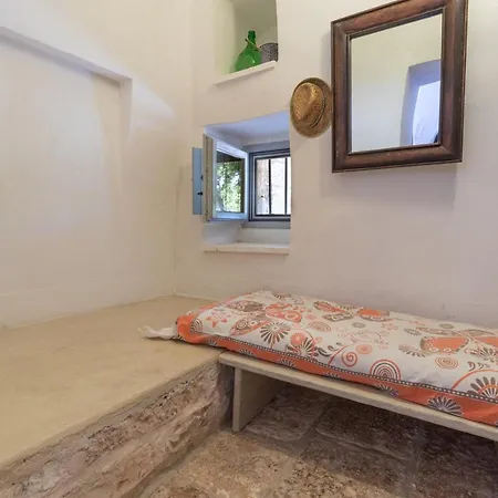 Trulli Colle Specchia Intera Vila *