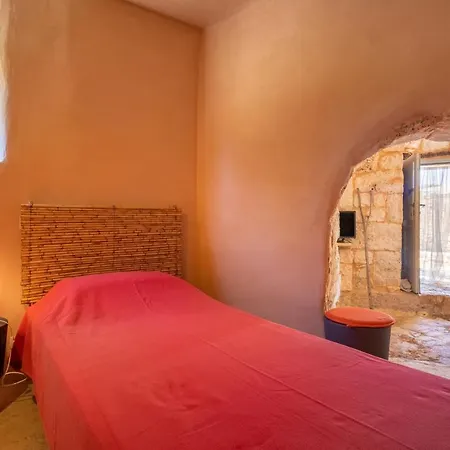 Trulli Colle Specchia Intera