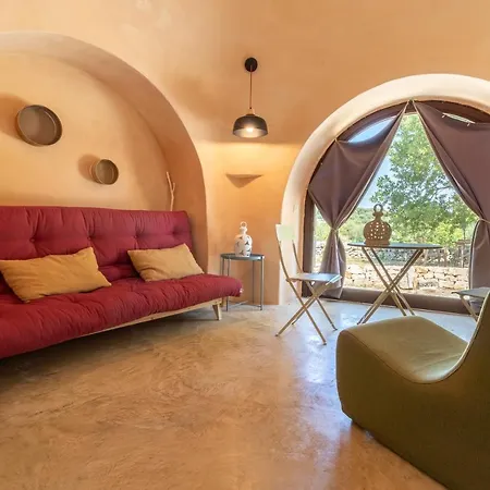 Trulli Colle Specchia Intera Vila *